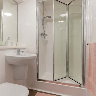 Standard En Suite - Image 6